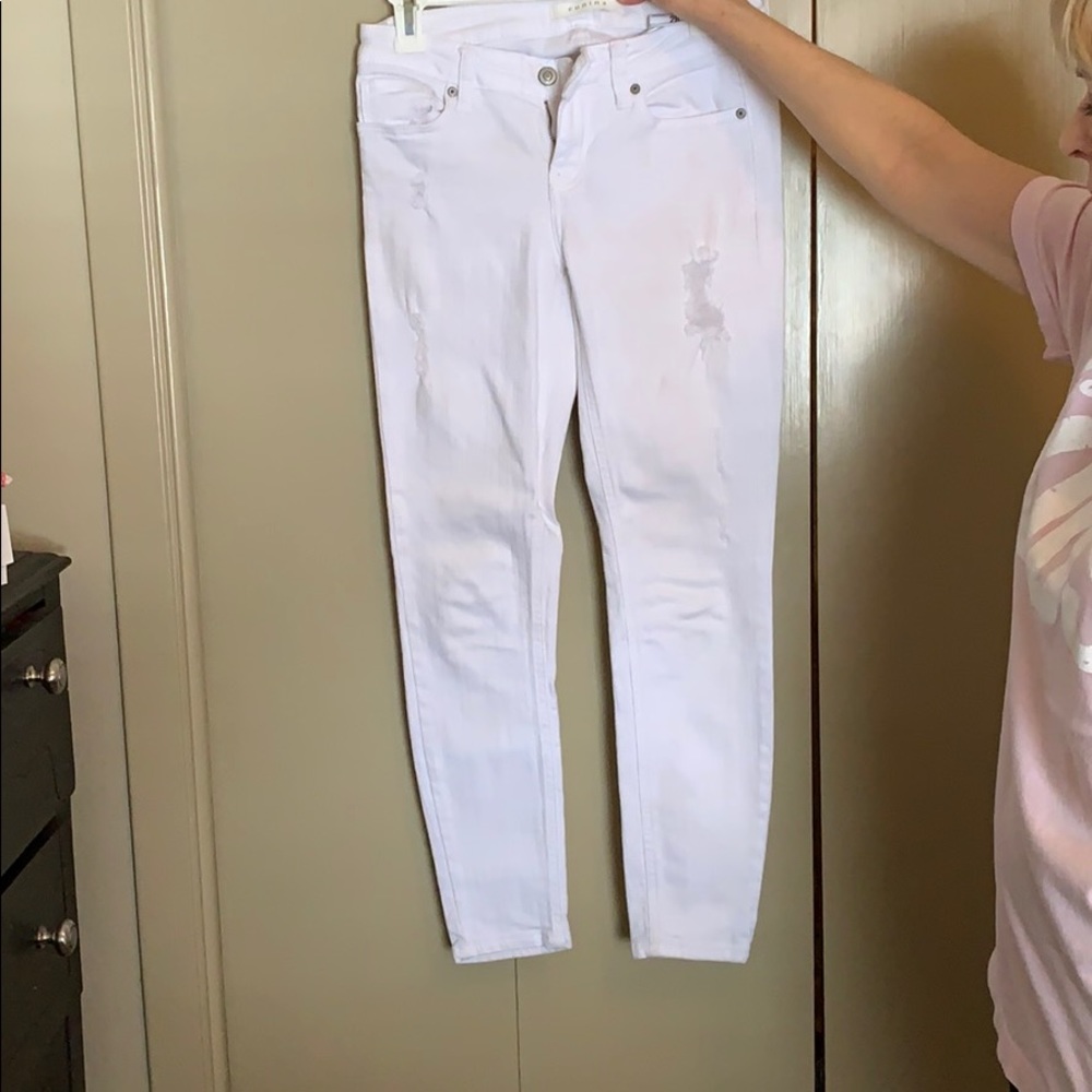 White denim jeans